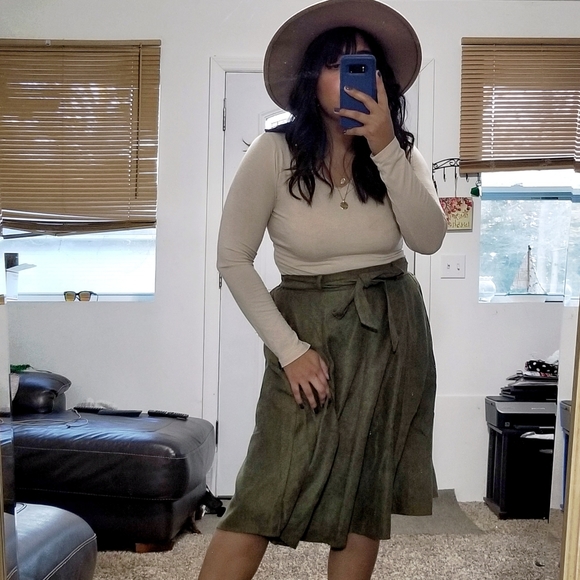SWEETEST THING OLIVE GREEN MIDI SKIRT - Picture 10 of 16